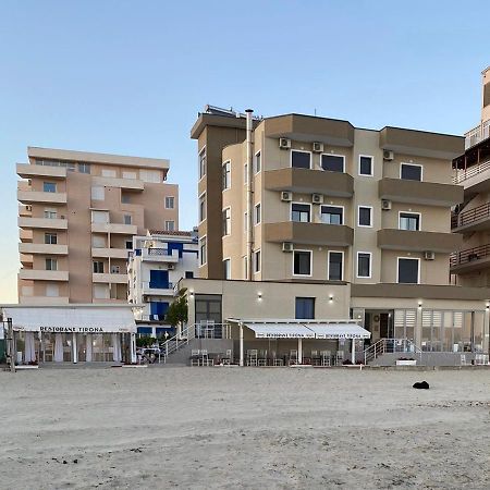 Hotel Tirona ドゥラス エクステリア 写真