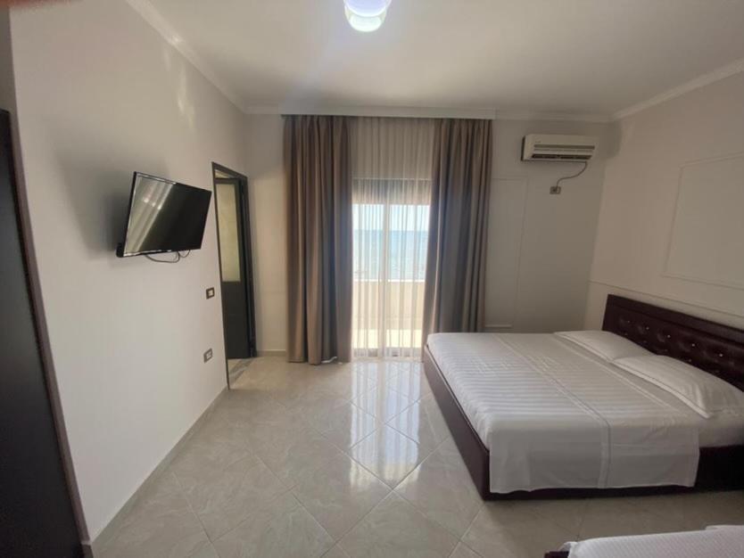 Hotel Tirona ドゥラス エクステリア 写真