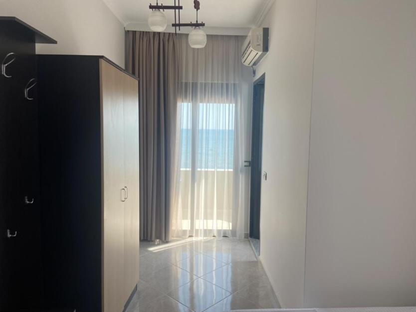 Hotel Tirona ドゥラス エクステリア 写真