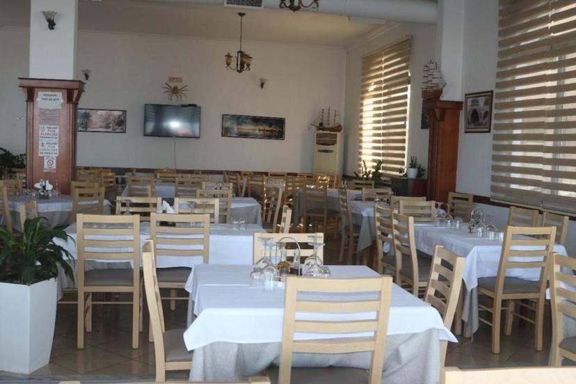 Hotel Tirona ドゥラス エクステリア 写真