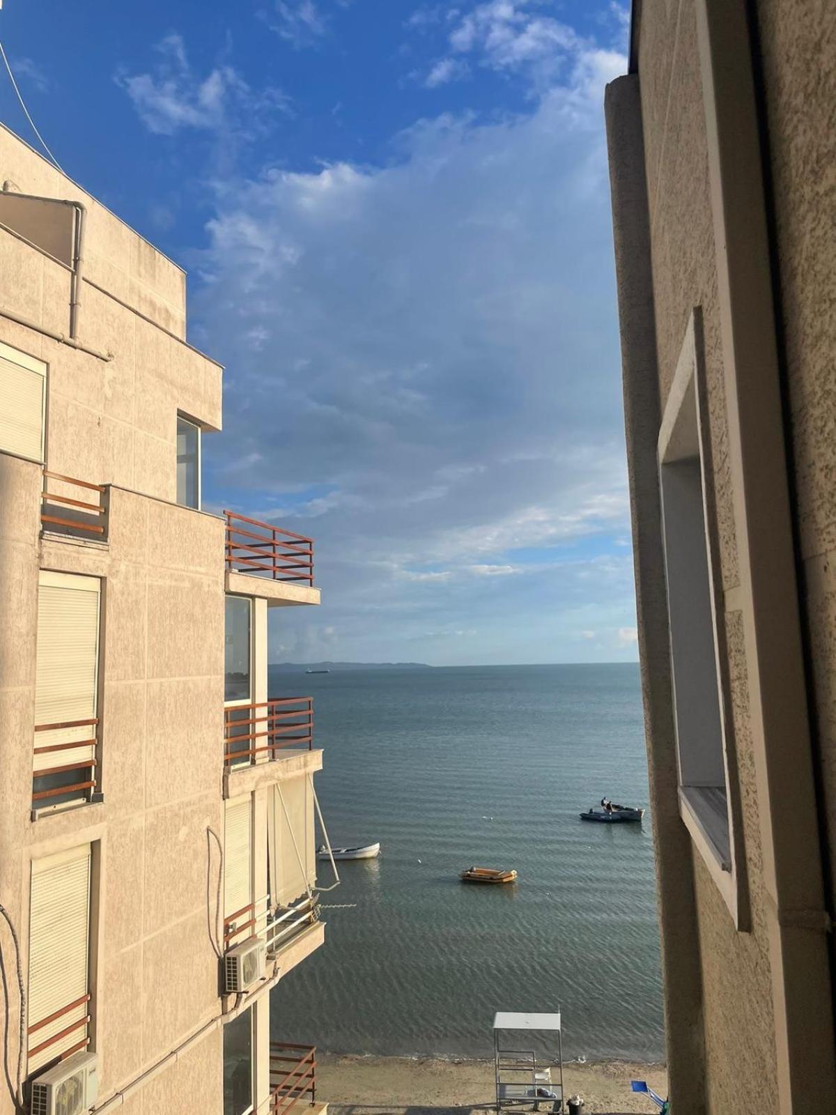Hotel Tirona ドゥラス エクステリア 写真